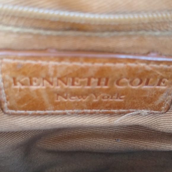 Kenneth Cole over the shoulder purse - Picture 4 of 11